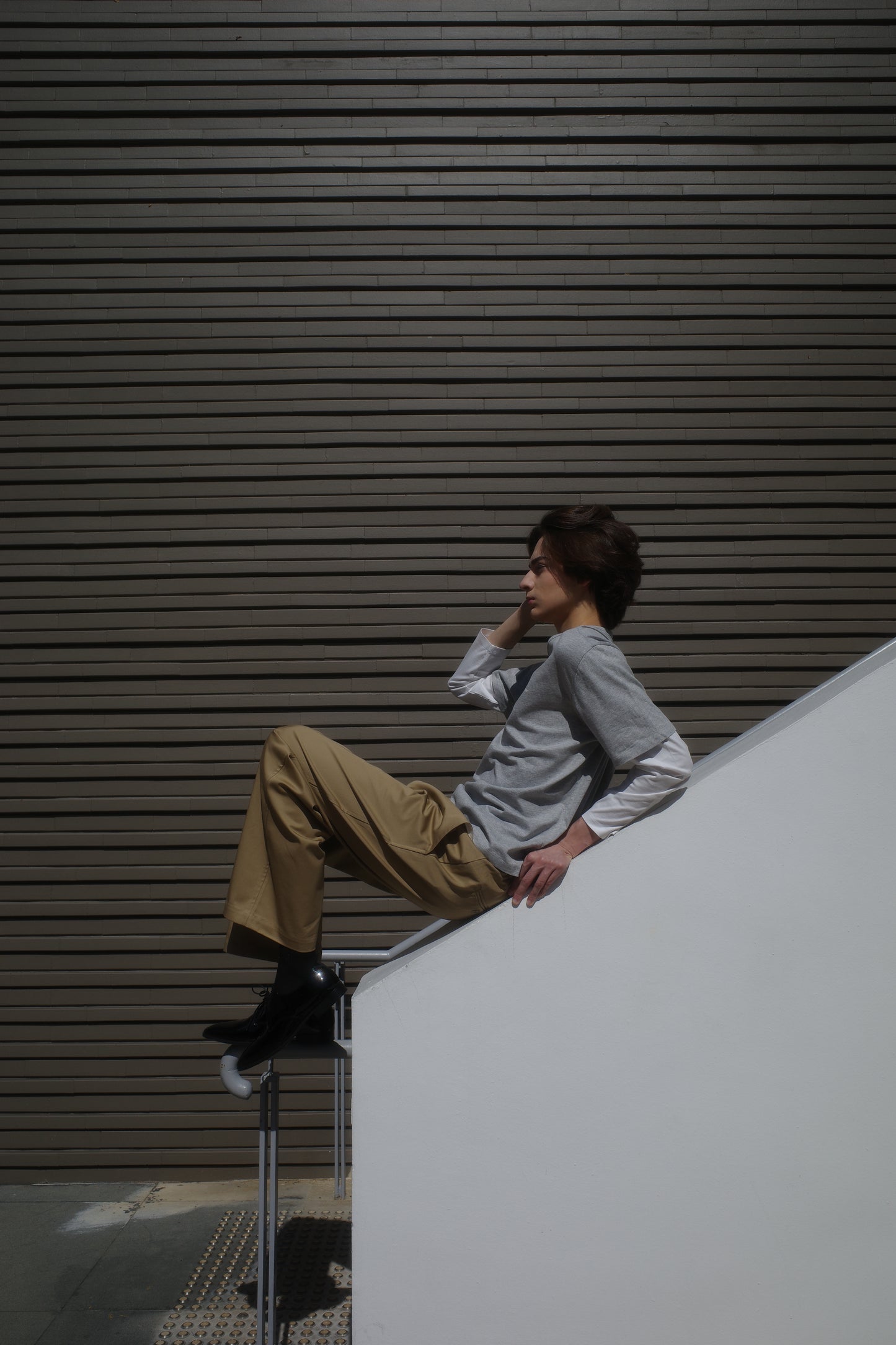 Brad Double-sleeve Tee in Grey/White