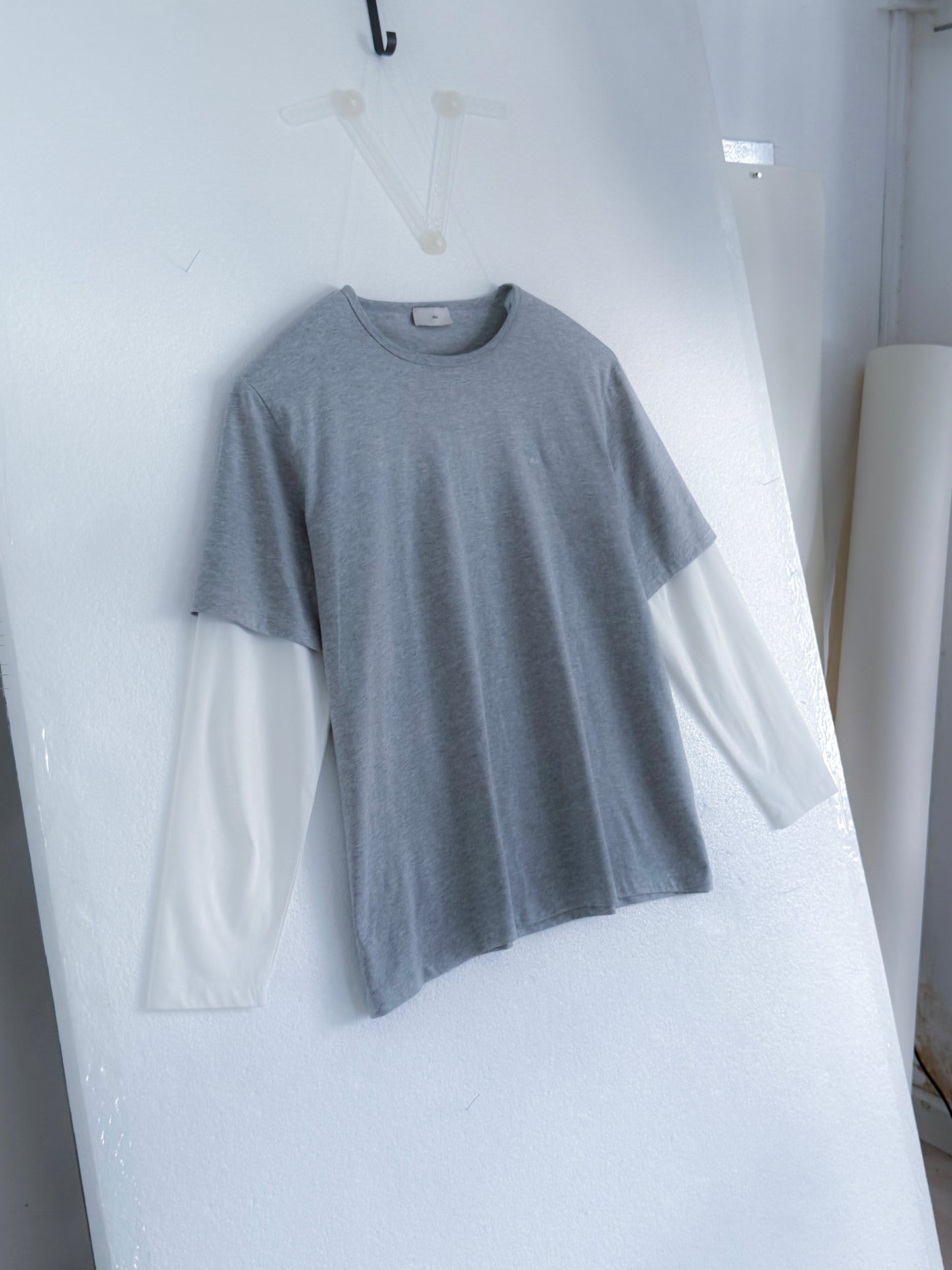 Brad Double-sleeve Tee in Grey/White